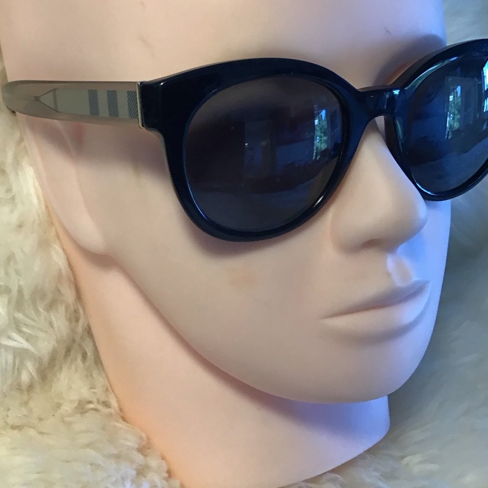 Burberry Blue and Black Sunglasses - Picture 3 of 8